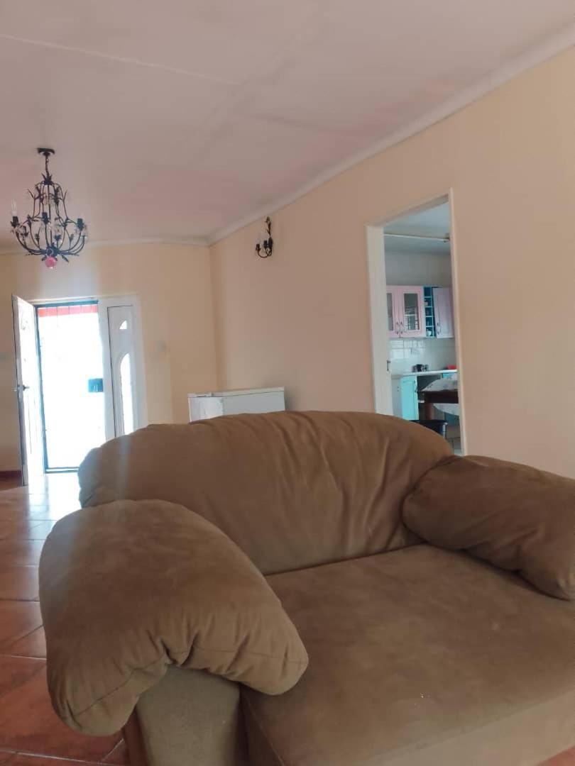 Sugar Shack Backpackers Botswana Bed & Breakfast Gaborone Exterior photo
